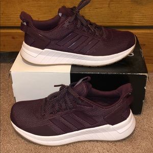 Adidas woman size 6. Quester ride
